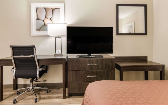 Quality Inn & Suites Dallas - Cityplace