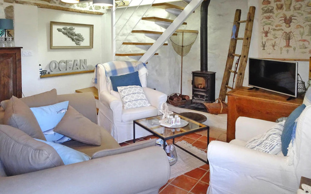 Charming Holiday Home Near the Beach, Locquemeau