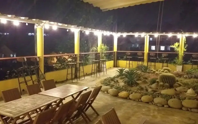 Khu Vuon Hoang Gia Coffee & Homestay