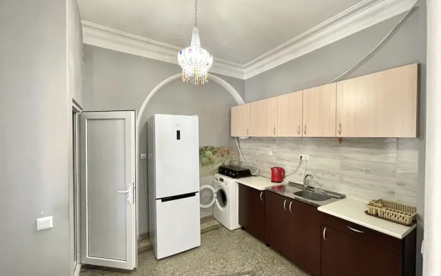 Grayhouse Elia Apartment