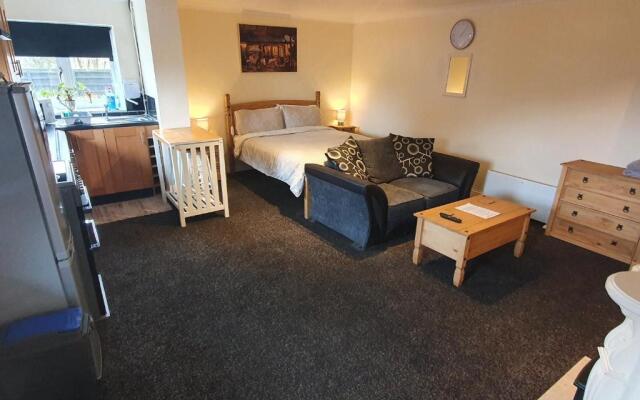 Sherwood Studio Annexe 1 Bedroom Entire Property