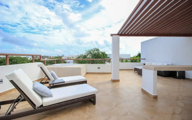 Jungle & Ocean View Penthouse by Olahola
