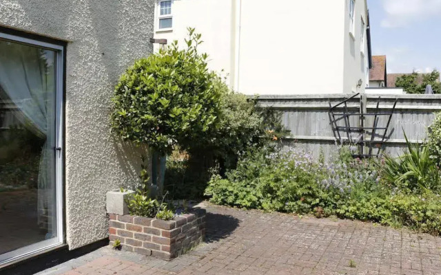Hollybush Guest House