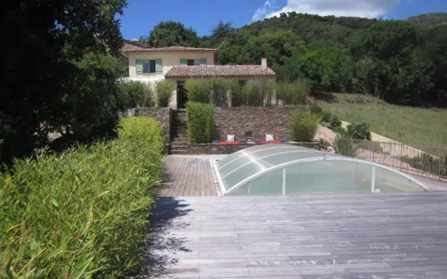 Belle villa 200m² Grimaud (flipers, babyfoot et piscine)
