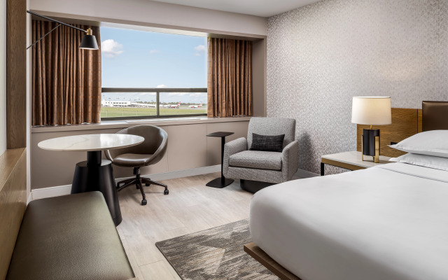 Sheraton Montreal Airport Hotel