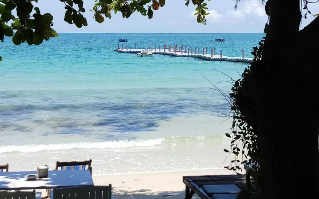 Baywatch Villa Samet Island