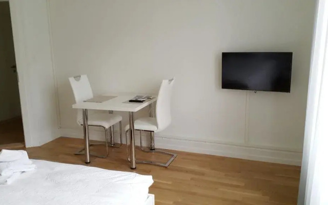 Residence Serviced House