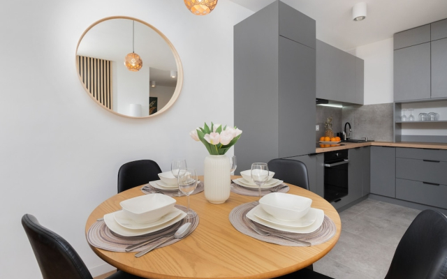 Apartment Polanka Redlowska By Renters