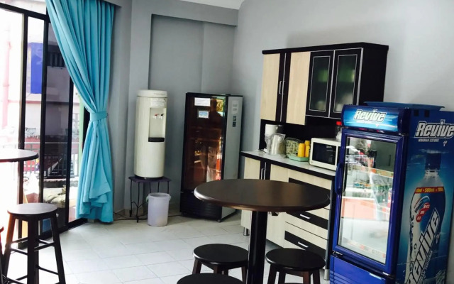 Step In Lodge - Hostel