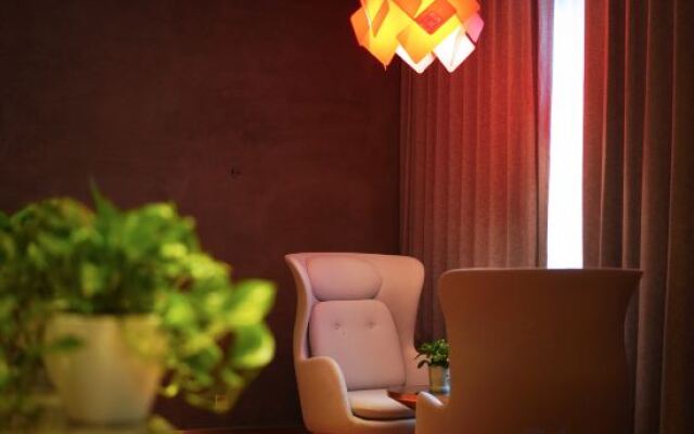 M28 Hotel