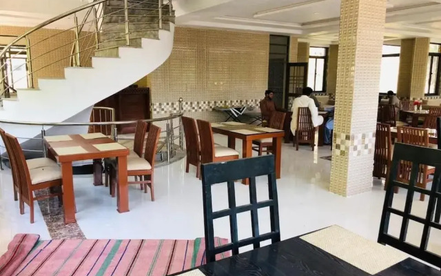 Grand Shafaat Hotel Nathiagali