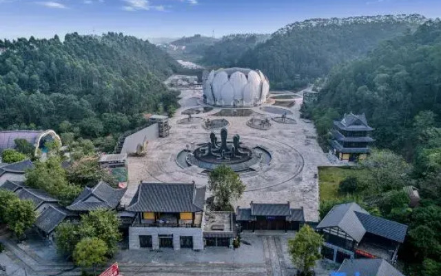 Xinxing Zenyu Town North and South Ju Siheyuan