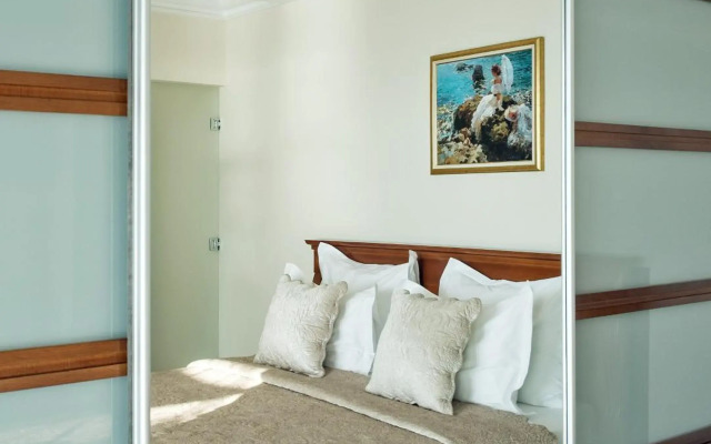 Hotel Azimut