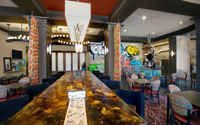 Hampton Inn & Suites Austin @ The University / Capitol