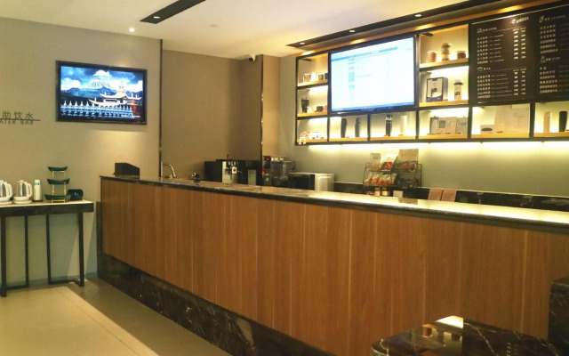 Yake e Home Express Hotel