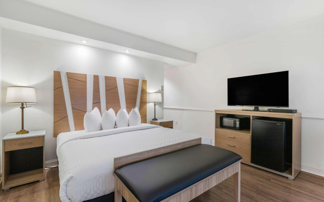 Best Western Plus Westgate Inn & Suites