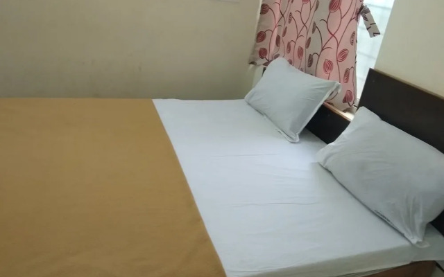 Iroomz Sri Srinivasa Residency