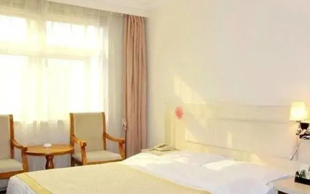 Zhuhui Business Hotel - Qingdao