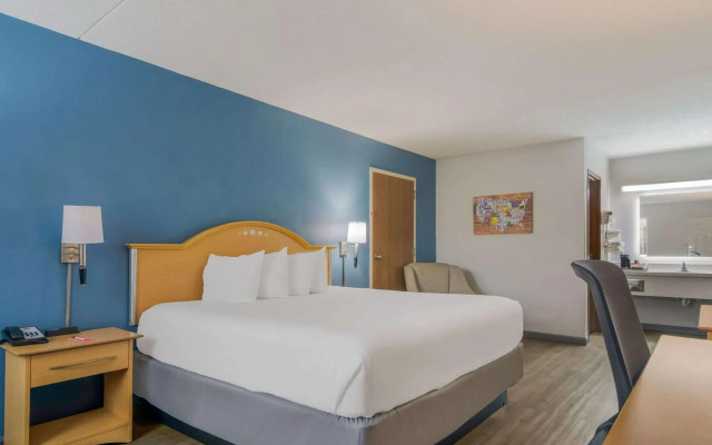 Econo Lodge Branson Theater District