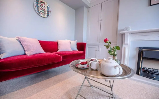 Sea Crest With 4 Bedrooms and 2 Bathrooms