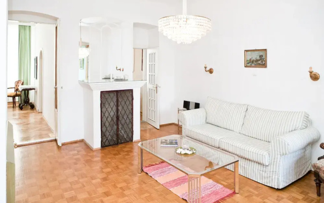 Marthas Veranda Apartment