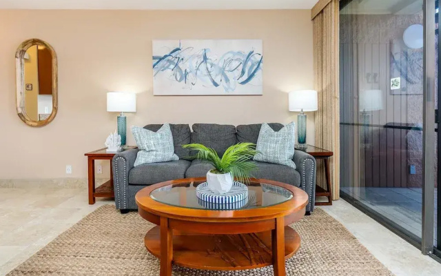 Kuleana 613 1 Bdrm 1 Bedroom Condo by RedAwning