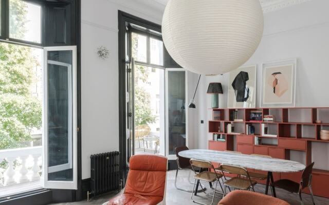 The Bengal Tiger: 2 bd apt rich with character