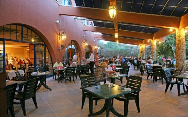 Navarria Hotel