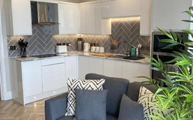 Belmont Apartment 2