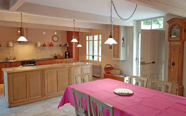 Characteristic Country House With Private Pool and Views of the Mont Ventoux
