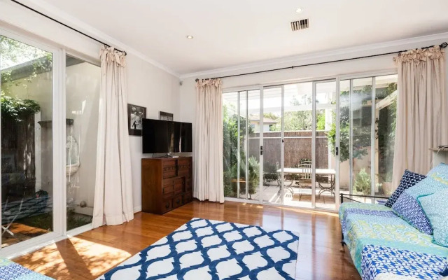 JASMINE, 2BDR Port Melbourne House