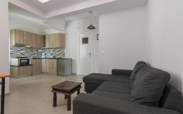 Comfy apartment for 6 people in Heraklion