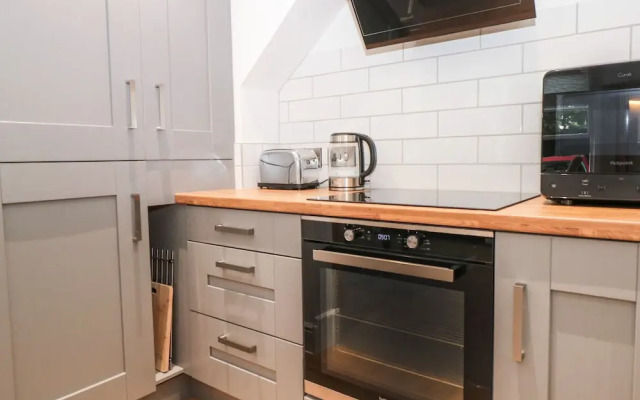 Flat 1 Byfield