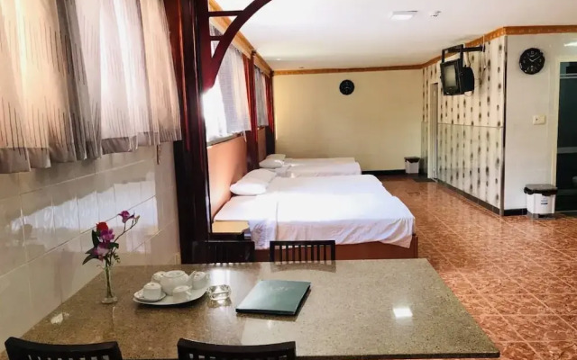 Tuyet Nhi Hotel
