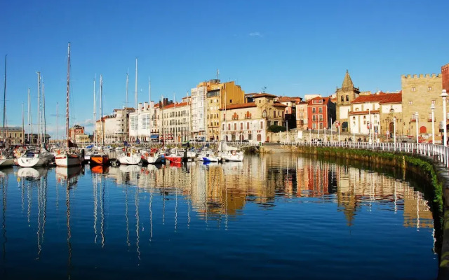 Seaviews-gijon-parking-2br-walk to Beach-wifi