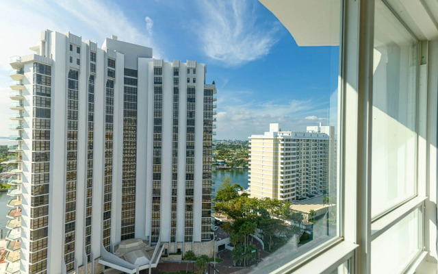 SeaStays Apartments
