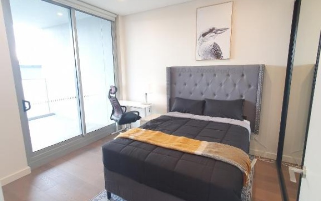 Luxury Loft 3 Bed, 2 Bath, Sleeps 6, Pool, BBQ, No parties – Guest Rooms – Sydney