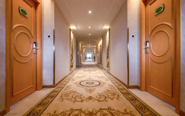 Vienna Hotel Shenzhen Longgang Ainan Road Branch