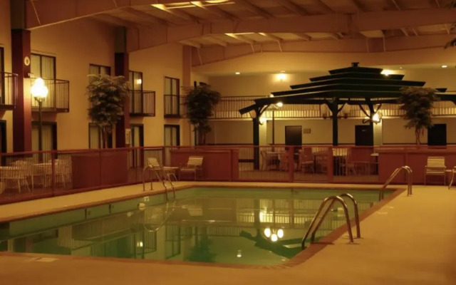 Super 8 by Wyndham Altus