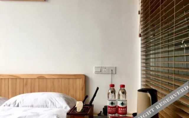 Floral Hotel·Suzhou Front Hall and Backyard Hotel (Pingjiang Road Store)