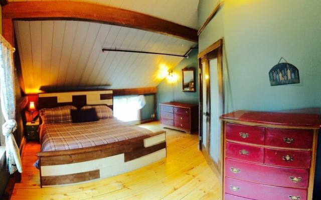 Secluded 6 Acre Property near Mountain Road