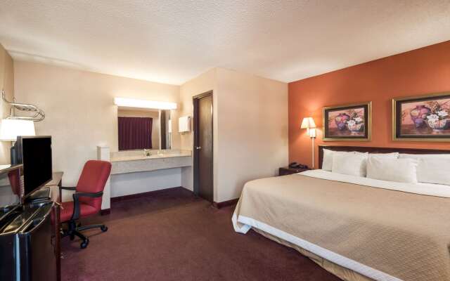 Days Inn by Wyndham Pittsburgh-Harmarville