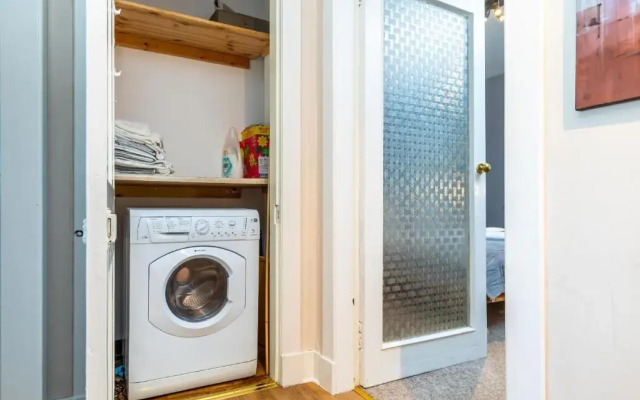 Modern Aberdeen City Apartment Free Parking