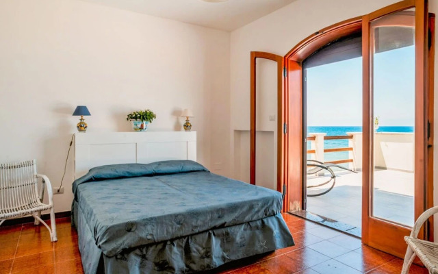 Nina Marina di Caronia