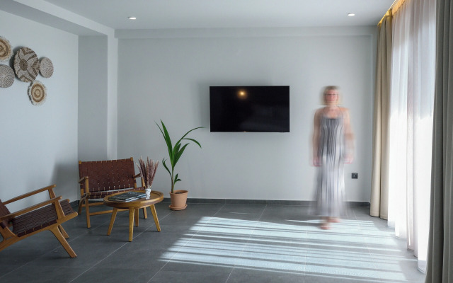 Amyntas Seafront Hotel