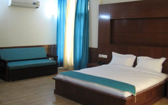 Chandermukhi Resorts