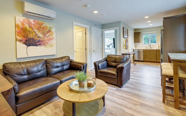 Modern Seatac Gem w/ Fireplace & Smart Tvs!