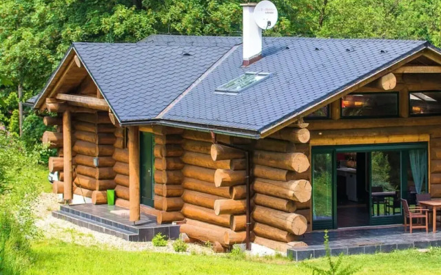 Spacious Holiday Home With Internet