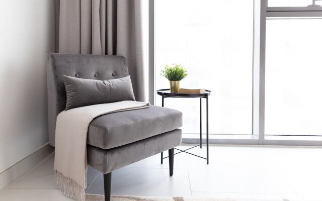 Trendy & Capacious 1BR Apartment in The Palm