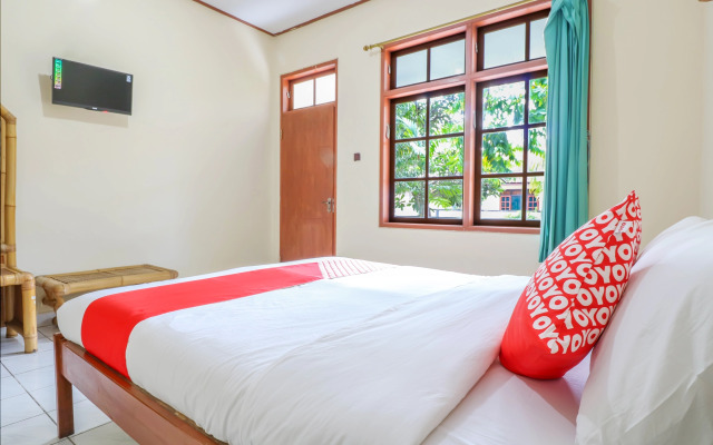 Super OYO 1654 Maha Bharata Kuta Inn